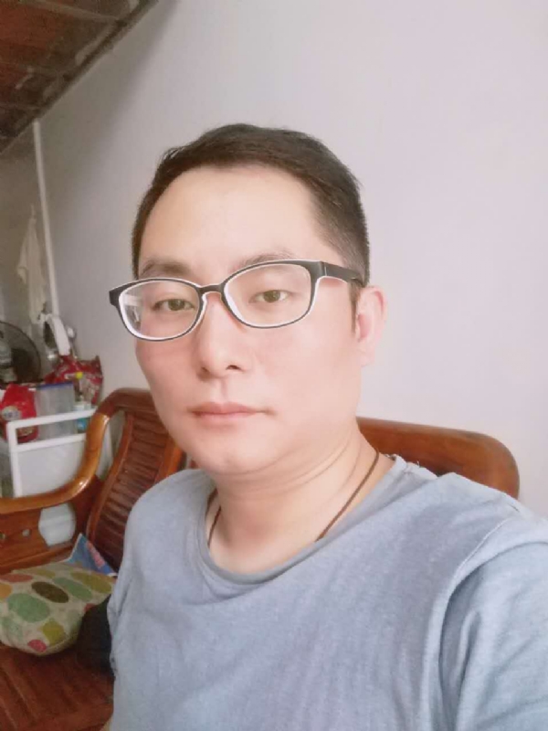 流星的尾巴的第一张照片--建瓯婚介网
