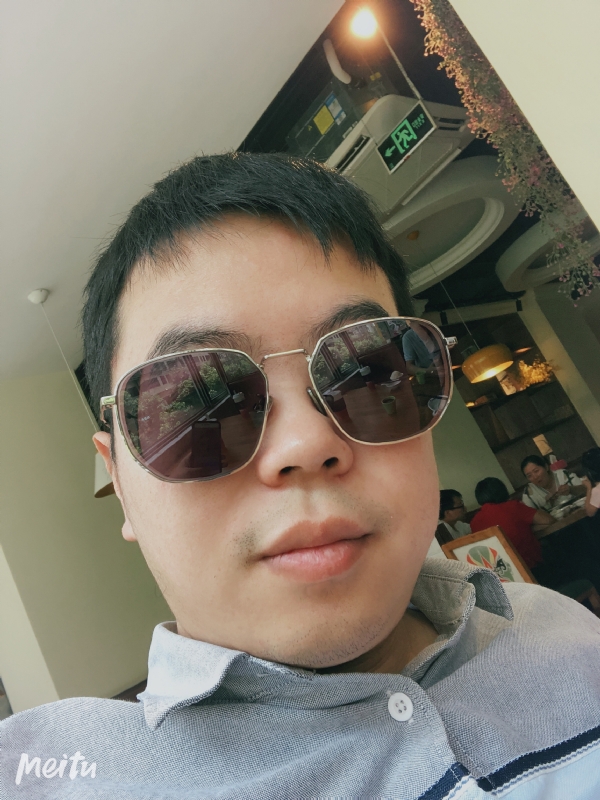 月台等路人的第一张照片--建瓯婚介网