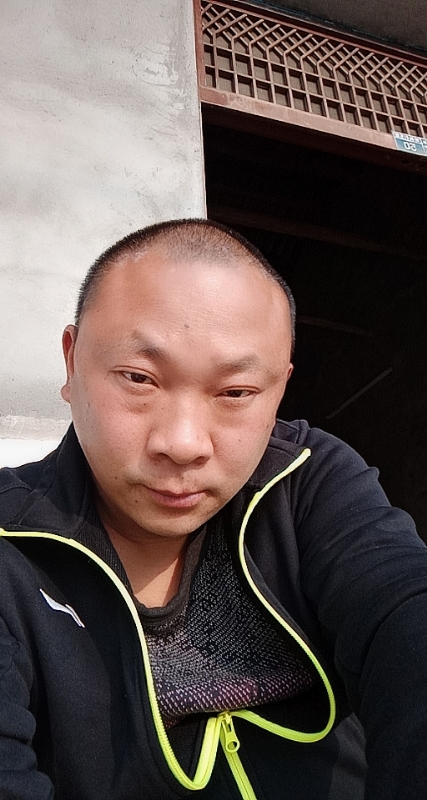 马克的第一张照片--建瓯婚介网