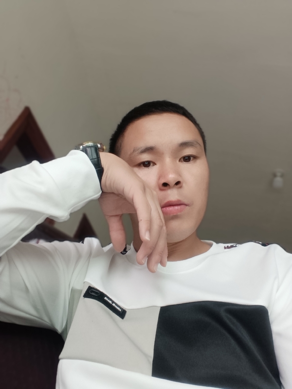 冷漠的第一张照片--建瓯婚介网
