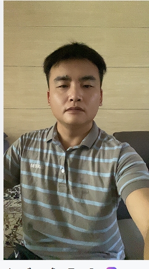 走在红毯那一天的第二张照片--建瓯婚介网