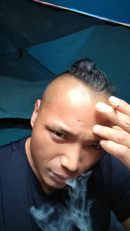 伯爵的第四张照片--建瓯婚介网